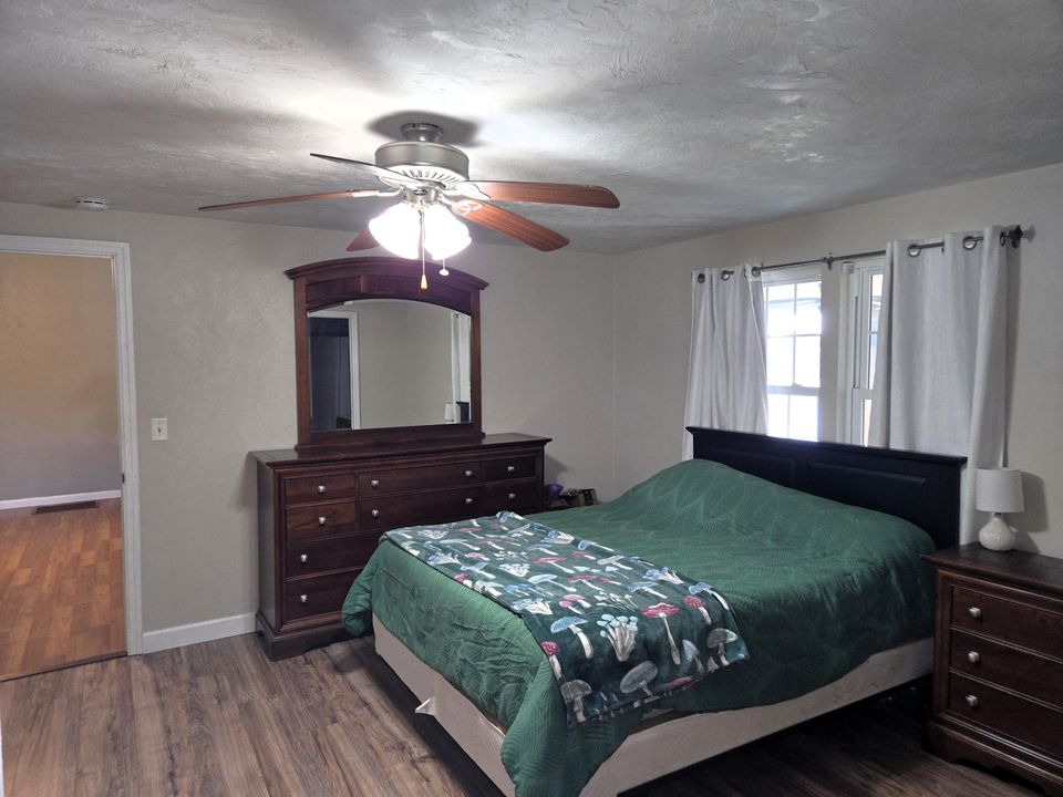 На продажу: $265,000 (3 спален, 2 ванн, 2128 Квадратных фут)