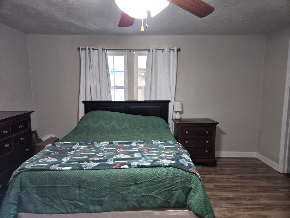 На продажу: $265,000 (3 спален, 2 ванн, 2128 Квадратных фут)