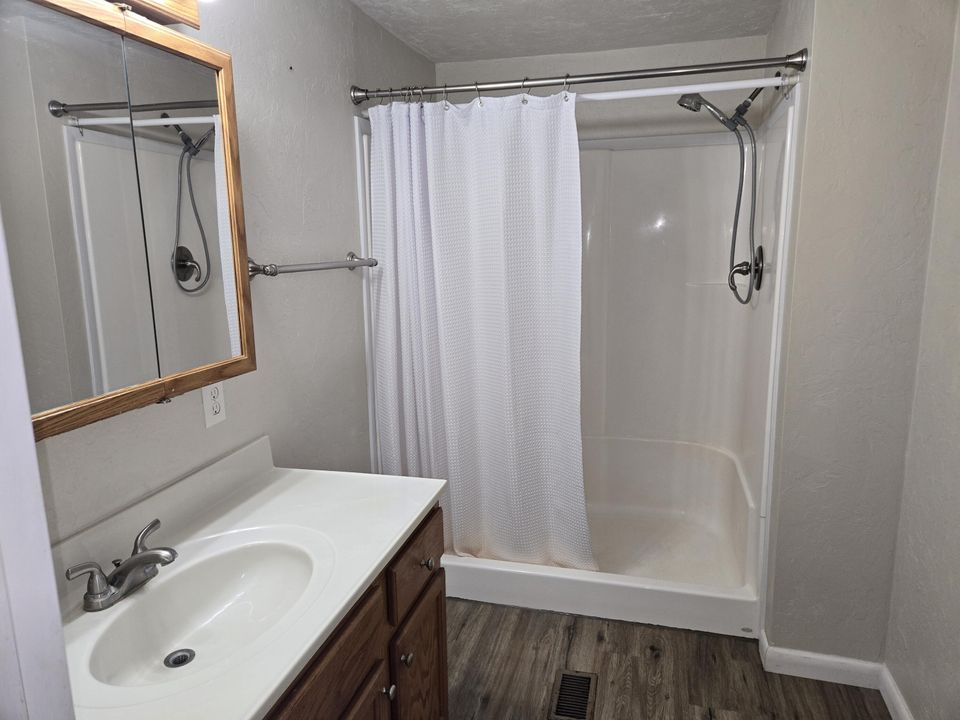 На продажу: $265,000 (3 спален, 2 ванн, 2128 Квадратных фут)