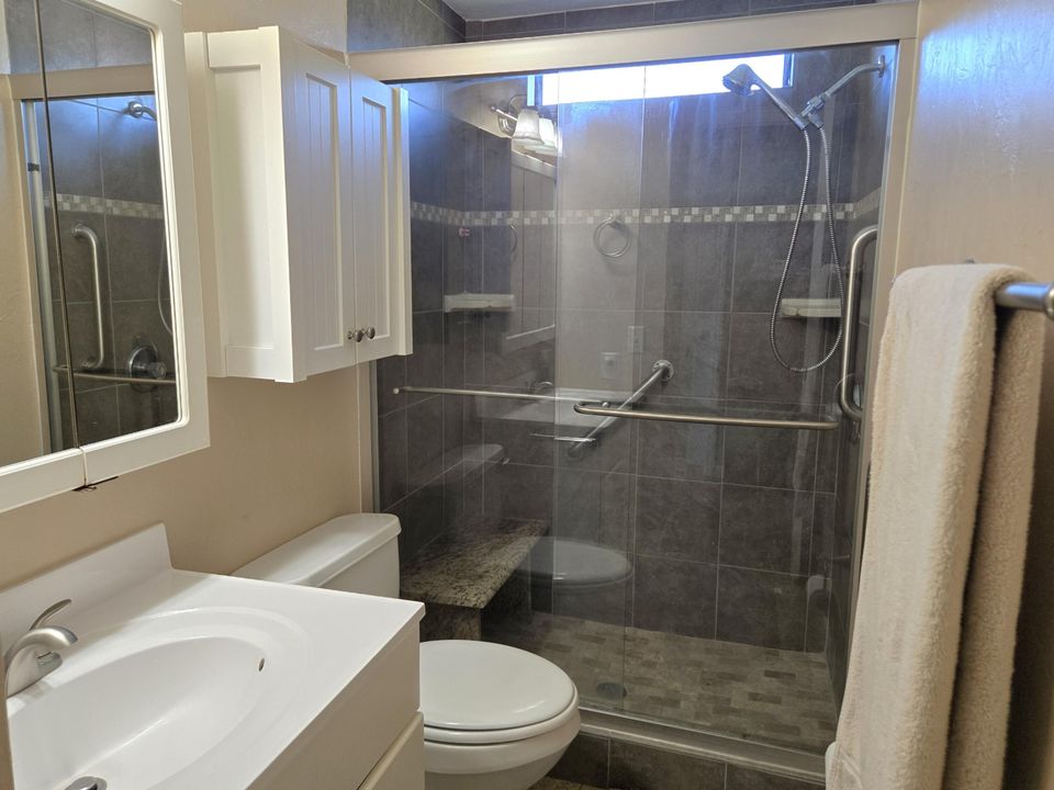 На продажу: $265,000 (3 спален, 2 ванн, 2128 Квадратных фут)