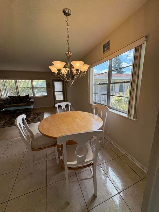 For Rent: $1,450 (1 beds, 1 baths, 684 Square Feet)