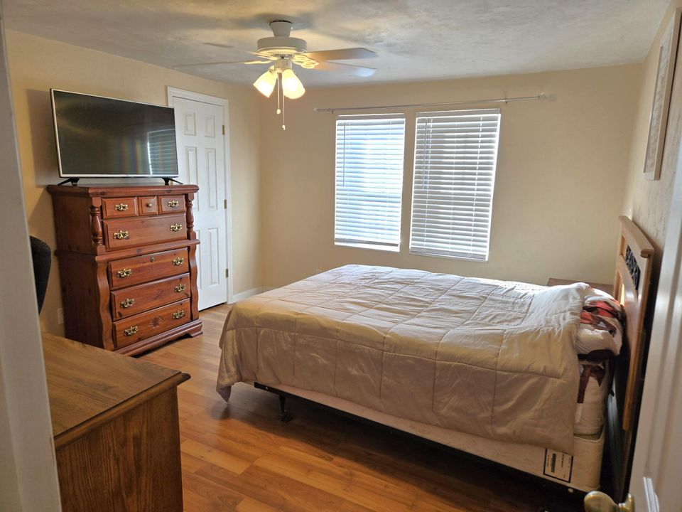 На продажу: $265,000 (3 спален, 2 ванн, 2128 Квадратных фут)