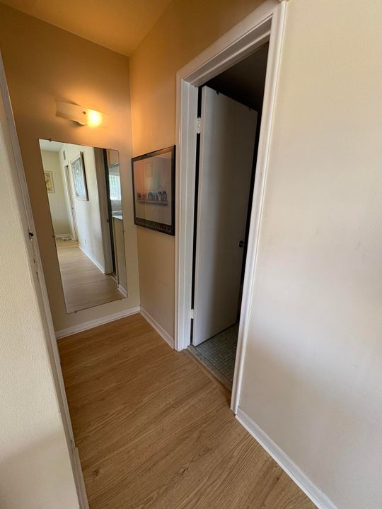 For Rent: $1,450 (1 beds, 1 baths, 684 Square Feet)