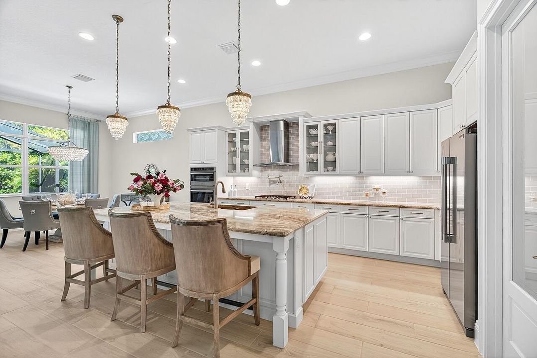 For Sale: $995,000 (4 beds, 3 baths, 2877 Square Feet)