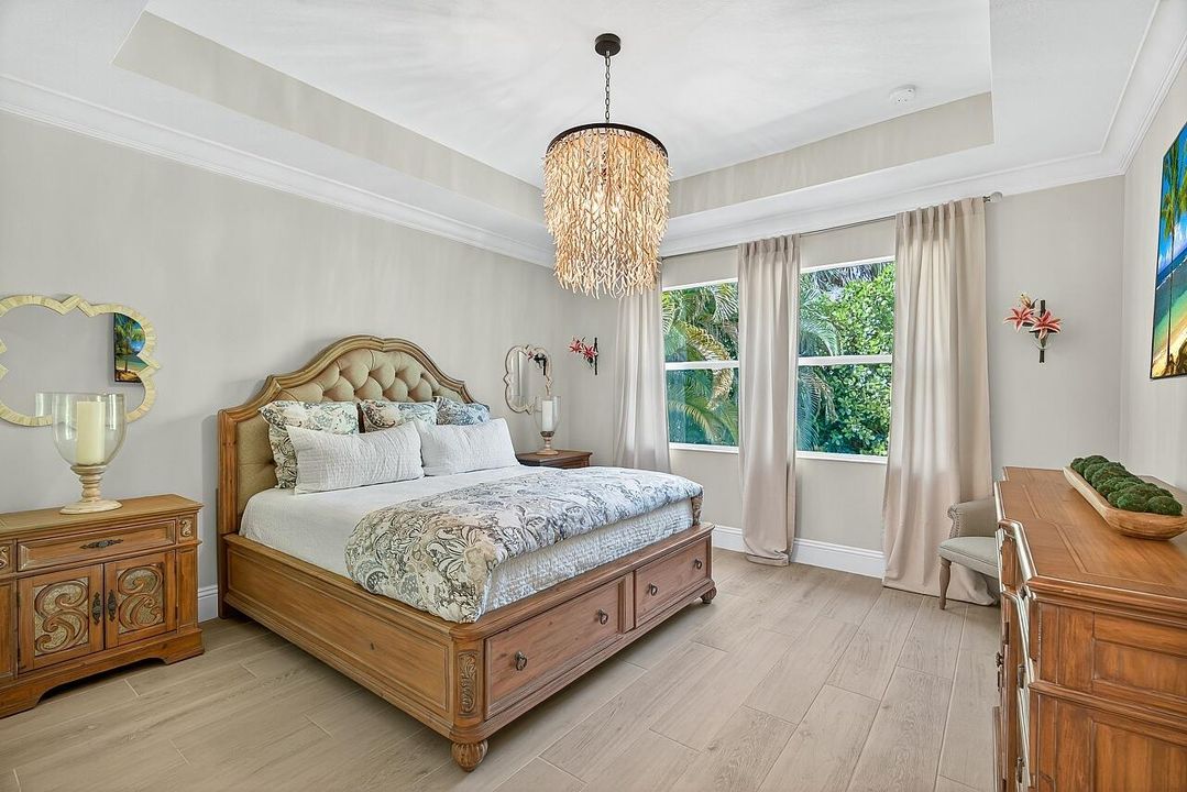 For Sale: $995,000 (4 beds, 3 baths, 2877 Square Feet)