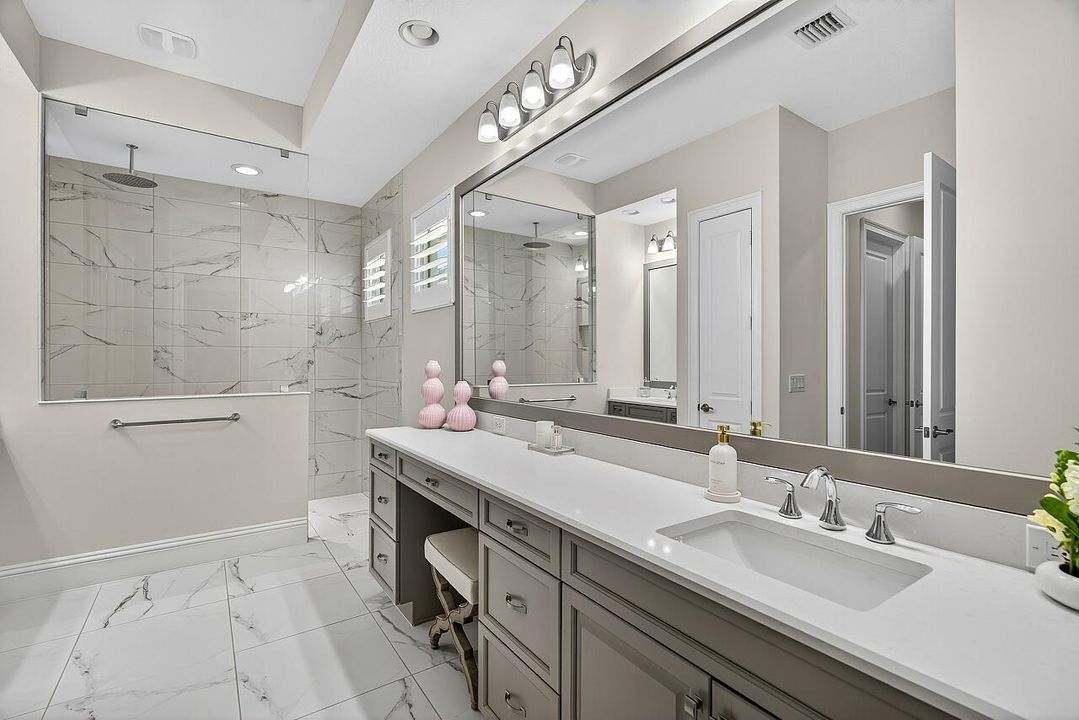 For Sale: $995,000 (4 beds, 3 baths, 2877 Square Feet)