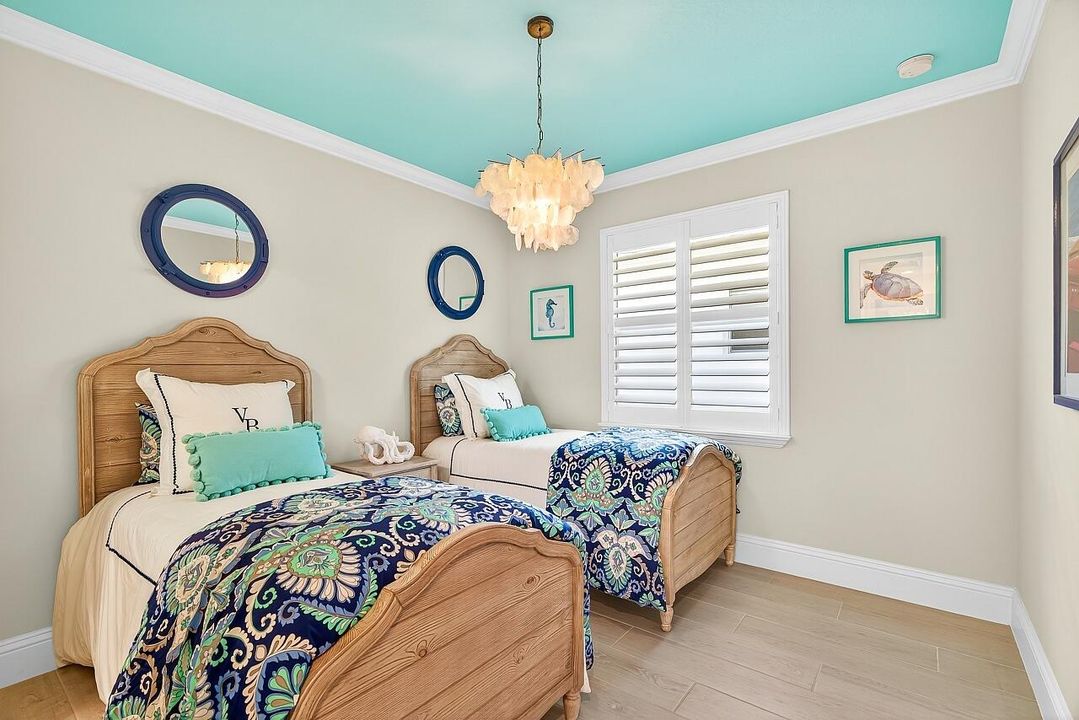 For Sale: $995,000 (4 beds, 3 baths, 2877 Square Feet)