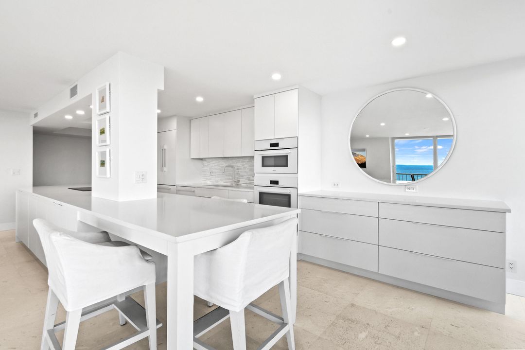 Под контрактом: $1,150,000 (2 спален, 2 ванн, 1435 Квадратных фут)