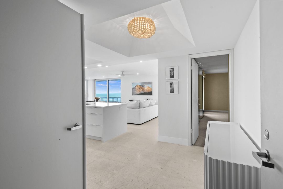 Под контрактом: $1,150,000 (2 спален, 2 ванн, 1435 Квадратных фут)