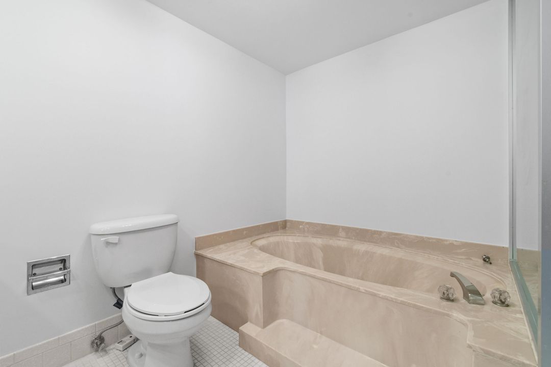 Под контрактом: $1,150,000 (2 спален, 2 ванн, 1435 Квадратных фут)