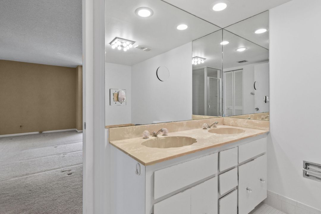 Под контрактом: $1,150,000 (2 спален, 2 ванн, 1435 Квадратных фут)