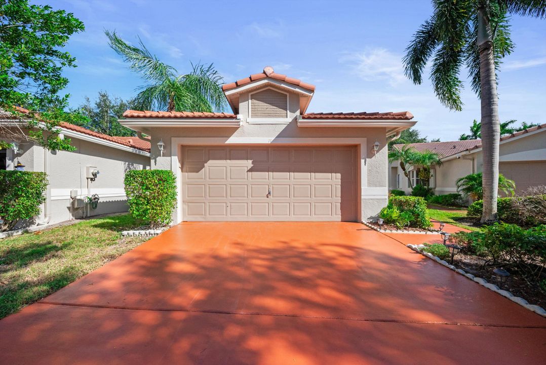 For Sale: $369,000 (2 beds, 2 baths, 1576 Square Feet)