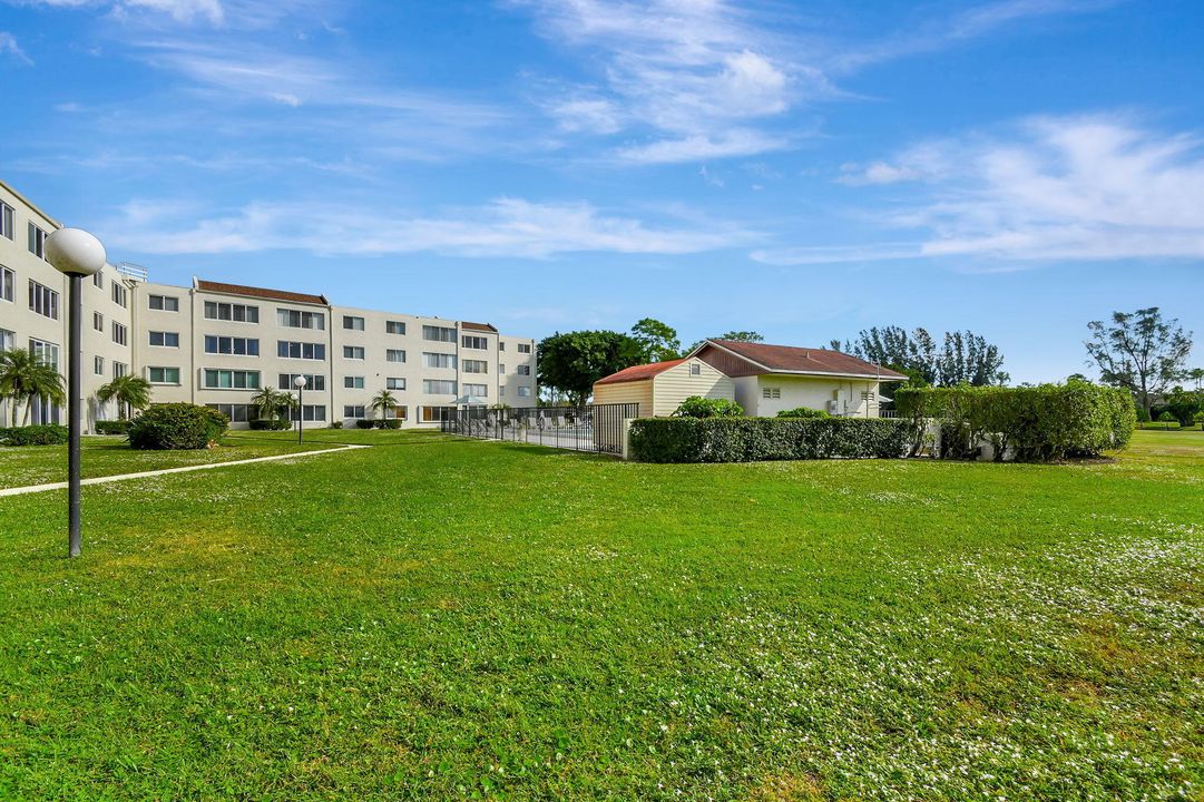 Под контрактом: $1,600 (2 спален, 2 ванн, 1400 Квадратных фут)