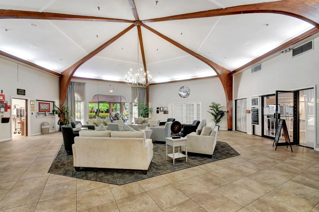 Под контрактом: $1,600 (2 спален, 2 ванн, 1400 Квадратных фут)