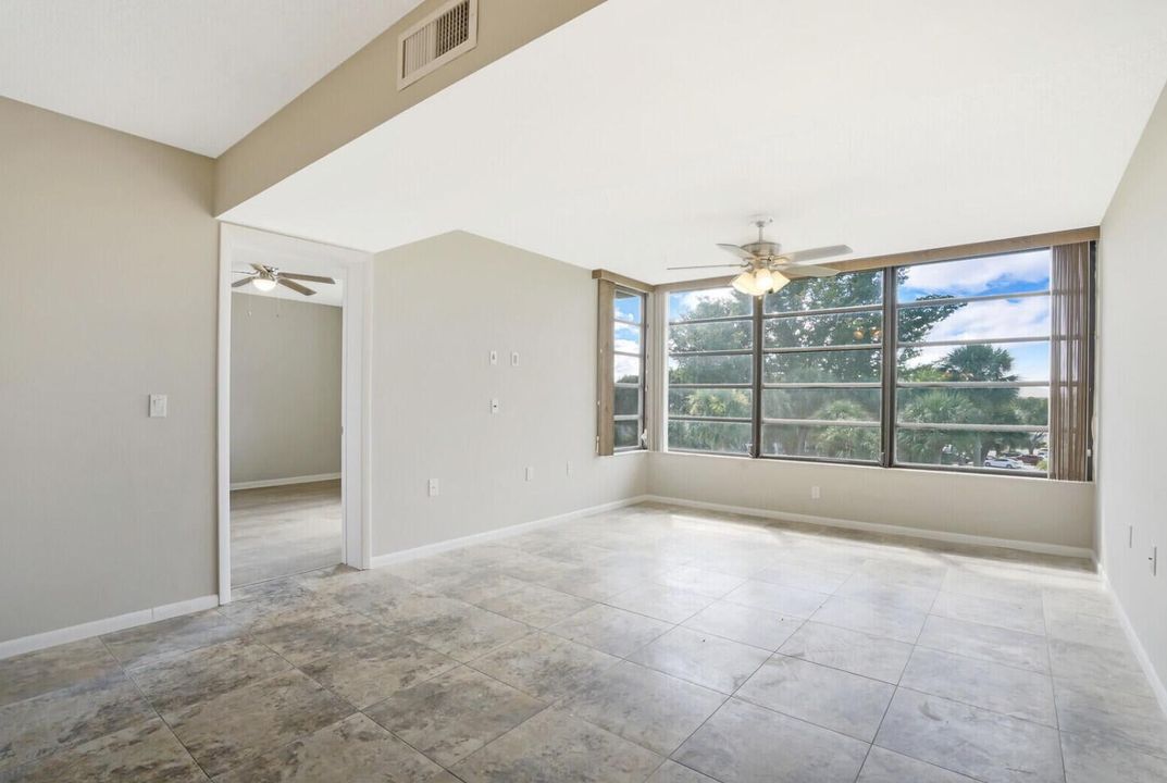 For Rent: $2,500 (2 beds, 2 baths, 1437 Square Feet)