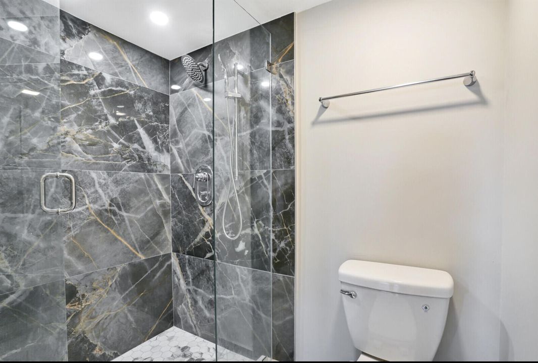 For Rent: $2,500 (2 beds, 2 baths, 1437 Square Feet)