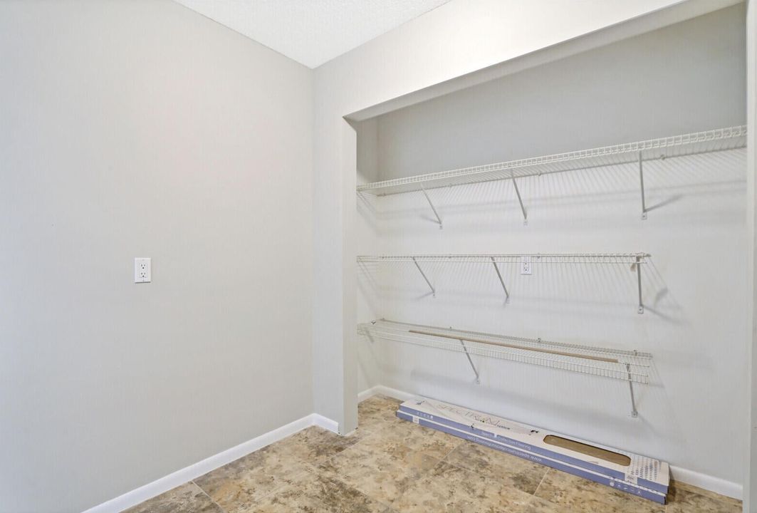 For Rent: $2,500 (2 beds, 2 baths, 1437 Square Feet)