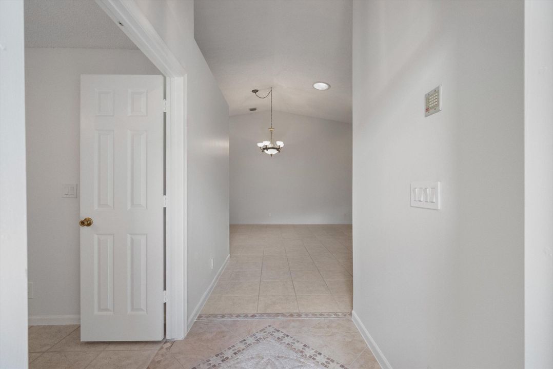 For Sale: $369,000 (2 beds, 2 baths, 1576 Square Feet)
