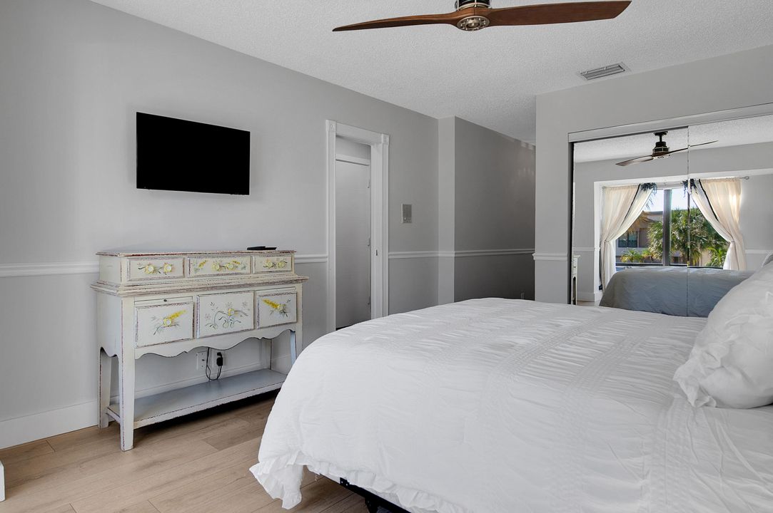 合同活跃: $599,590 (3 贝兹, 2 浴室, 2260 平方英尺)