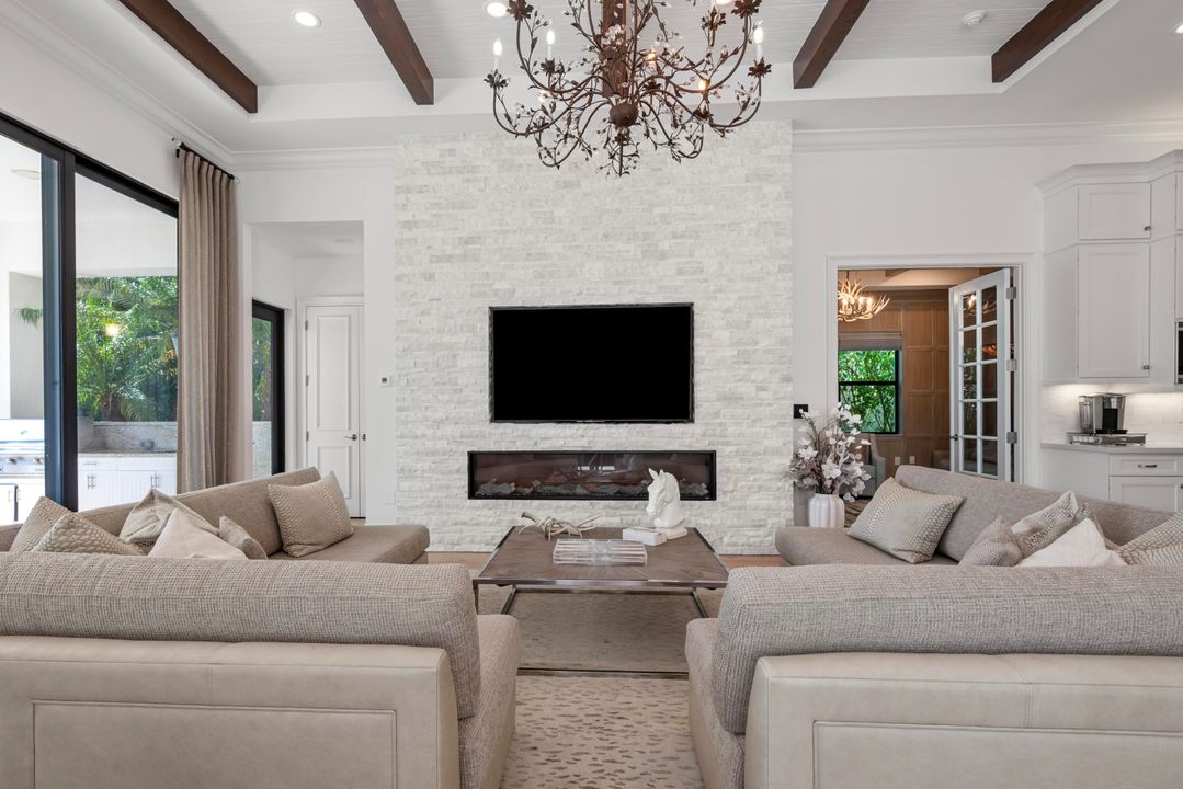 Active With Contract: $3,195,000 (4 beds, 5 baths, 4783 Square Feet)