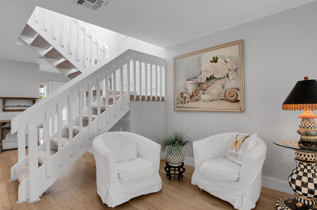 合同活跃: $599,590 (3 贝兹, 2 浴室, 2260 平方英尺)