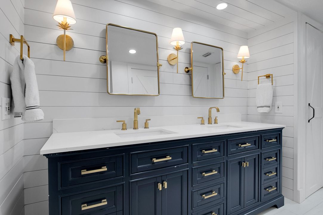 合同活跃: $599,590 (3 贝兹, 2 浴室, 2260 平方英尺)