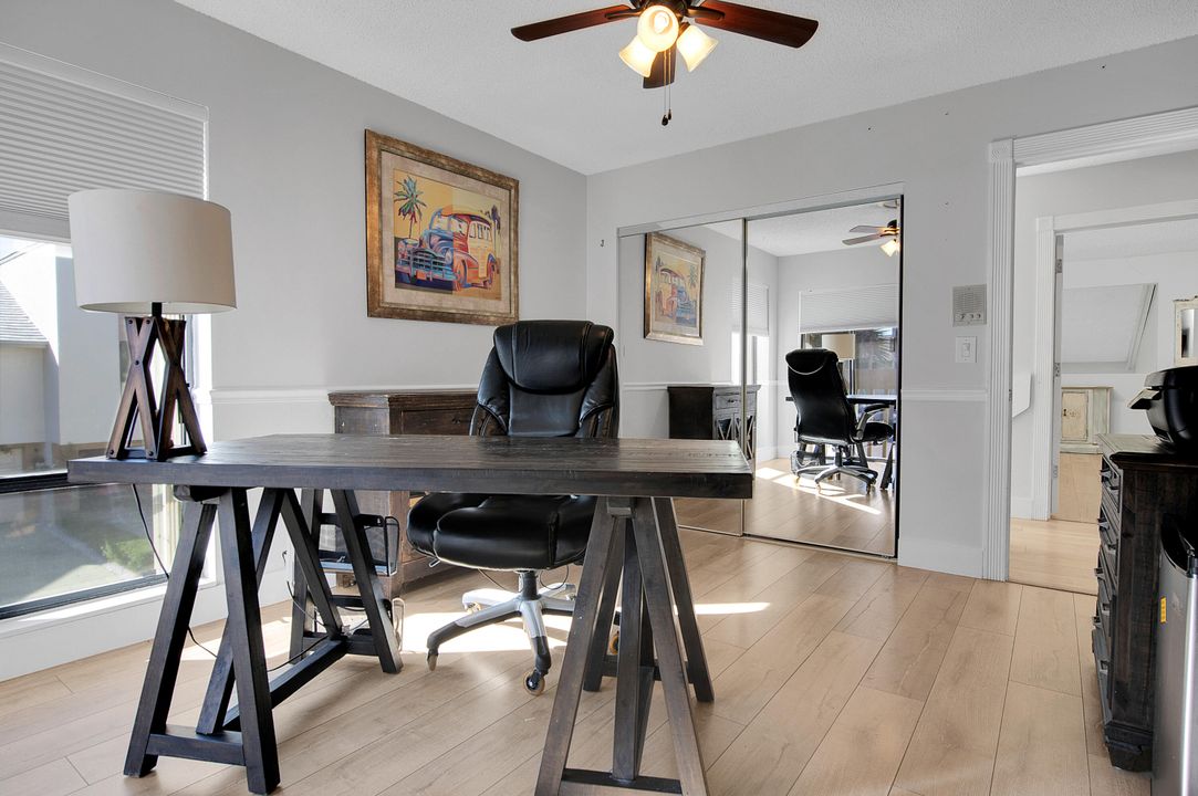 合同活跃: $599,590 (3 贝兹, 2 浴室, 2260 平方英尺)