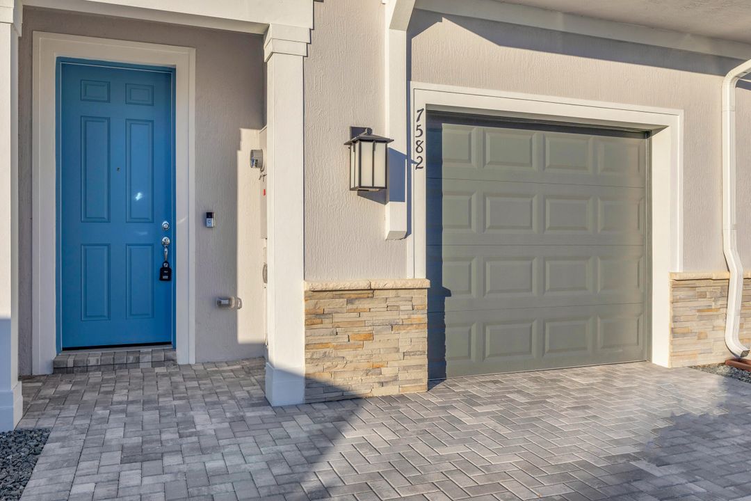 En Renta: $2,850 (3 camas, 2 baños, 1550 Pies cuadrados)