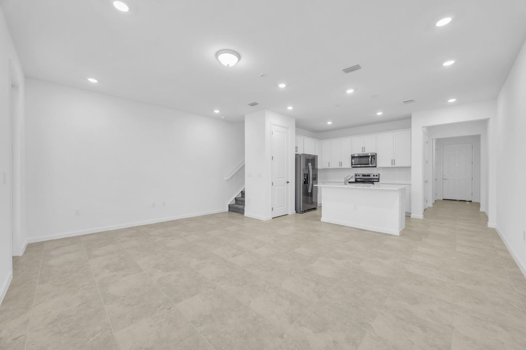 En Renta: $2,850 (3 camas, 2 baños, 1550 Pies cuadrados)