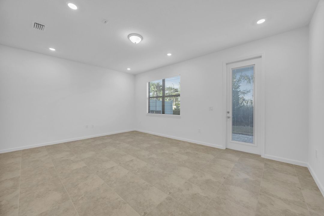 En Renta: $2,850 (3 camas, 2 baños, 1550 Pies cuadrados)