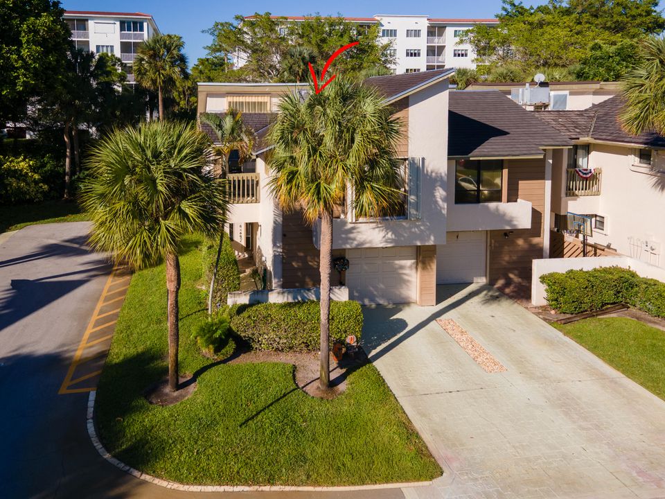 合同活跃: $599,590 (3 贝兹, 2 浴室, 2260 平方英尺)