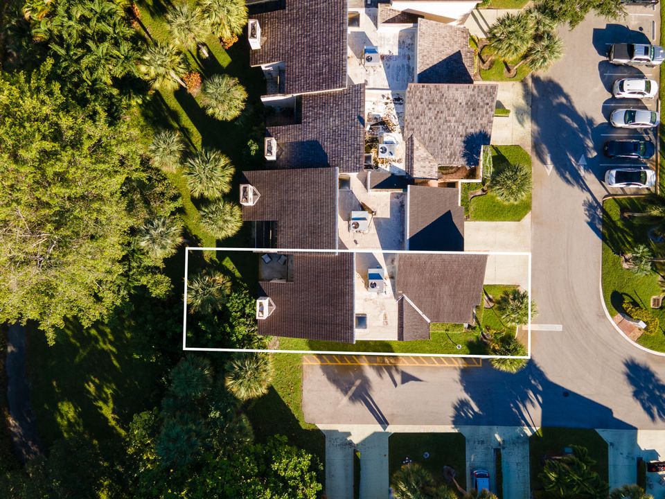 合同活跃: $599,590 (3 贝兹, 2 浴室, 2260 平方英尺)