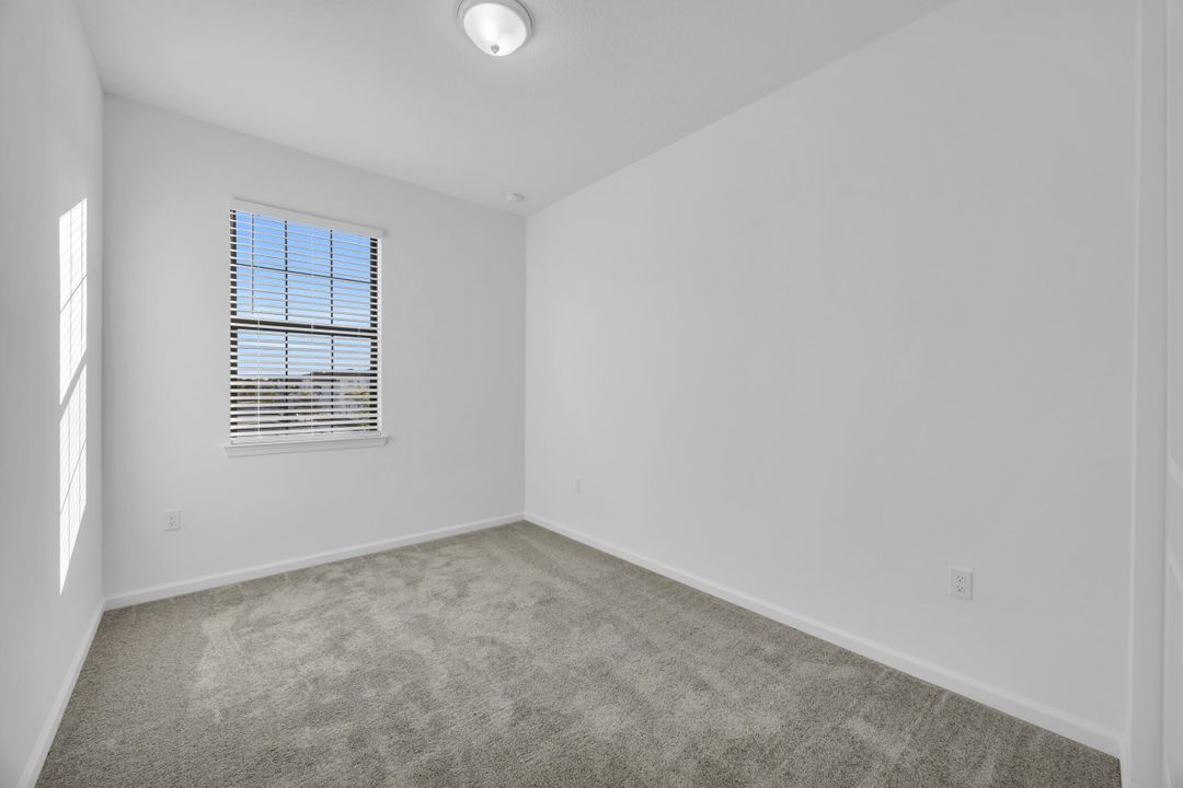 En Renta: $2,850 (3 camas, 2 baños, 1550 Pies cuadrados)