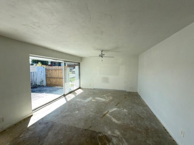 Active With Contract: $119,900 (1 beds, 1 baths, 608 Square Feet)