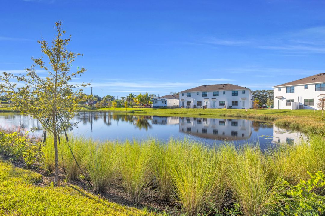 En Renta: $2,850 (3 camas, 2 baños, 1550 Pies cuadrados)