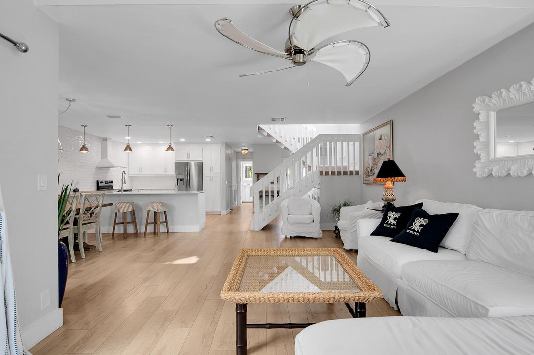 合同活跃: $599,590 (3 贝兹, 2 浴室, 2260 平方英尺)