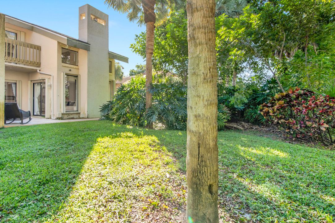 合同活跃: $599,590 (3 贝兹, 2 浴室, 2260 平方英尺)