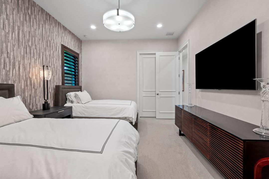 Active With Contract: $3,195,000 (4 beds, 5 baths, 4783 Square Feet)