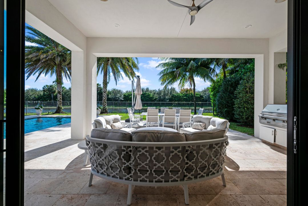 Active With Contract: $3,195,000 (4 beds, 5 baths, 4783 Square Feet)