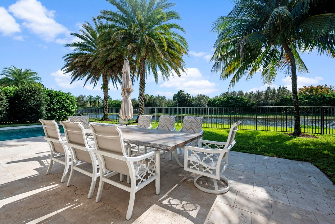 Active With Contract: $3,195,000 (4 beds, 5 baths, 4783 Square Feet)