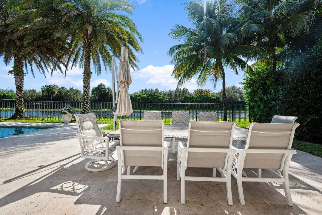 Active With Contract: $3,195,000 (4 beds, 5 baths, 4783 Square Feet)