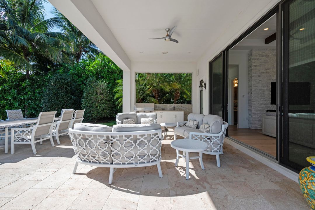 Active With Contract: $3,195,000 (4 beds, 5 baths, 4783 Square Feet)