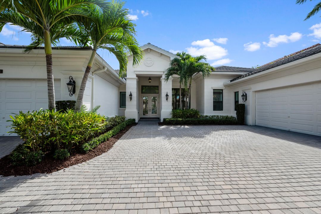 Active With Contract: $3,195,000 (4 beds, 5 baths, 4783 Square Feet)