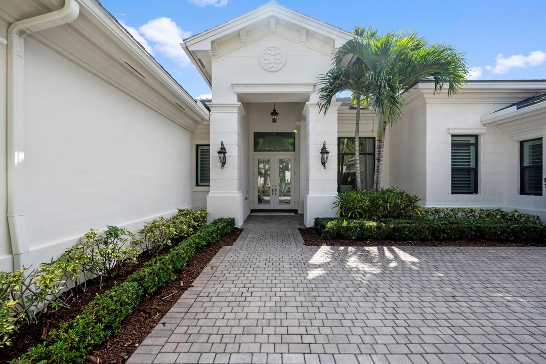 Active With Contract: $3,195,000 (4 beds, 5 baths, 4783 Square Feet)