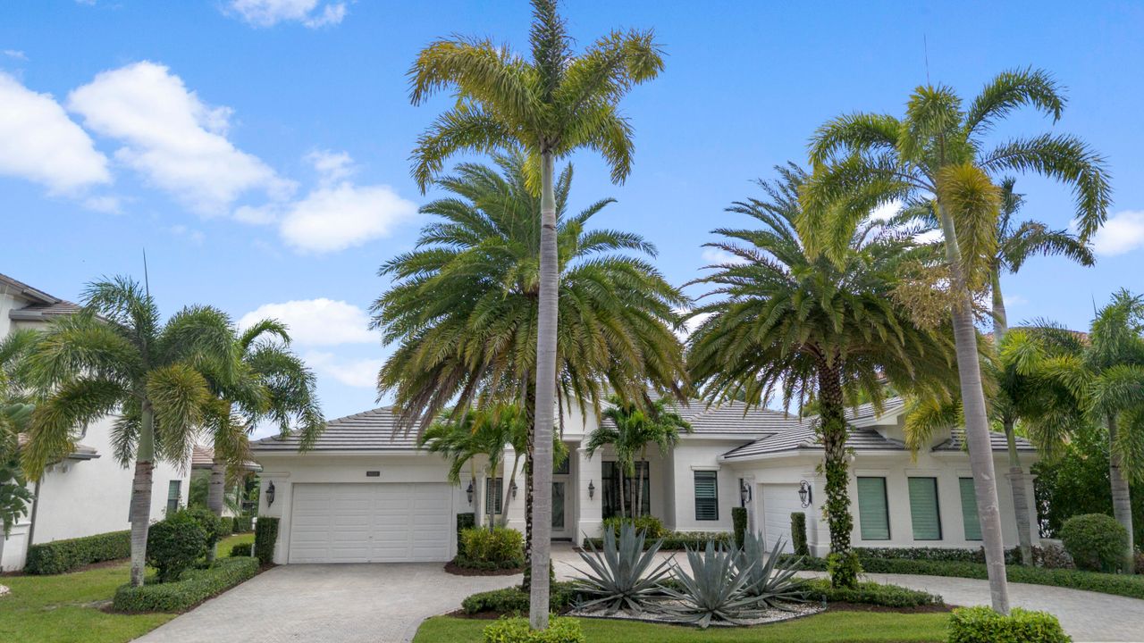 Active With Contract: $3,195,000 (4 beds, 5 baths, 4783 Square Feet)