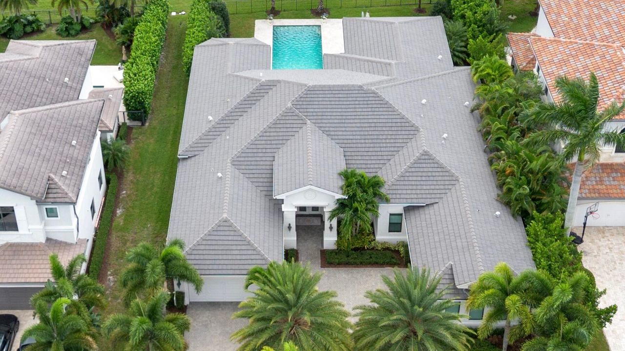 Active With Contract: $3,195,000 (4 beds, 5 baths, 4783 Square Feet)