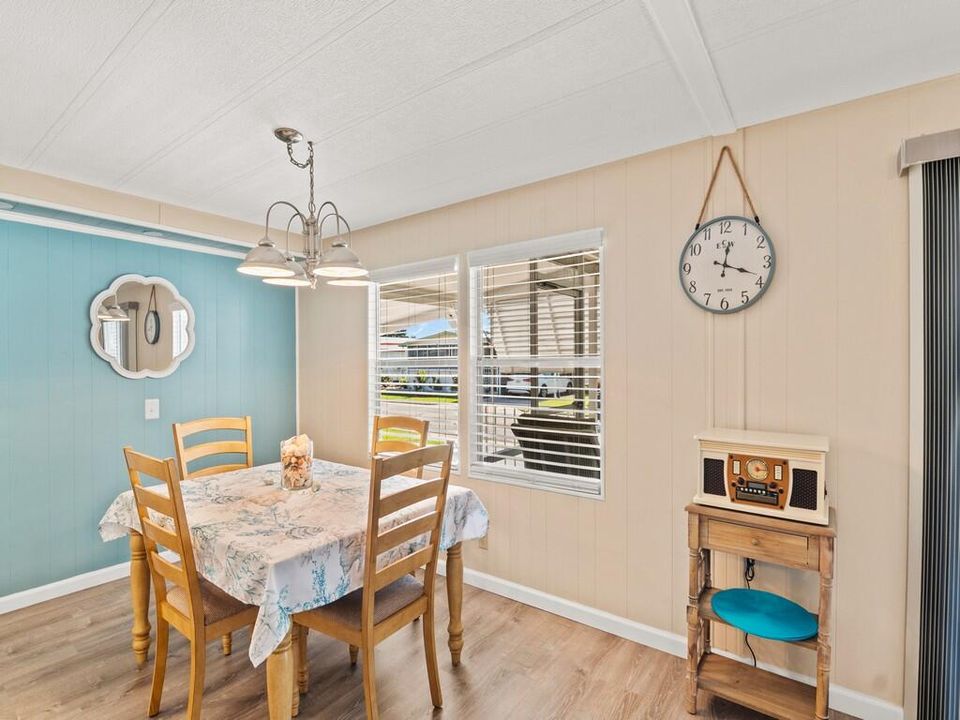 For Sale: $199,000 (2 beds, 2 baths, 1152 Square Feet)