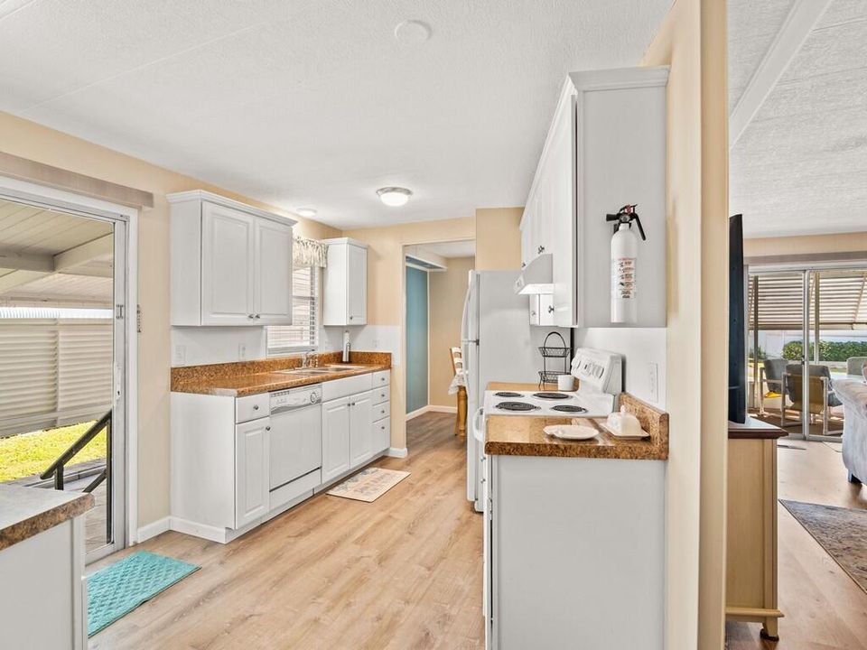 For Sale: $199,000 (2 beds, 2 baths, 1152 Square Feet)