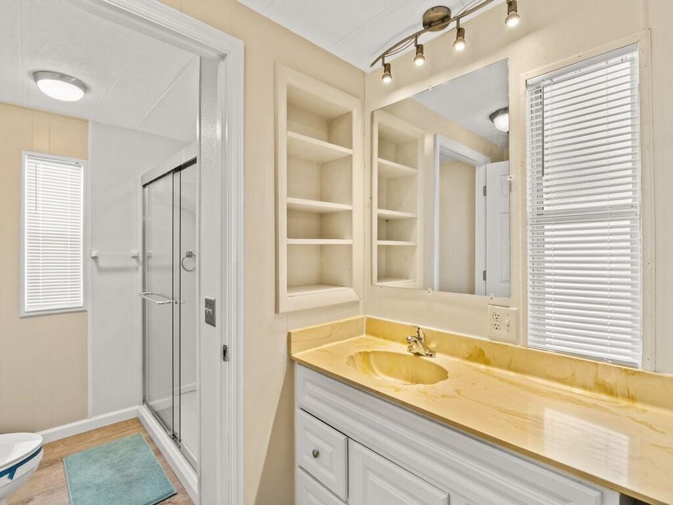 For Sale: $199,000 (2 beds, 2 baths, 1152 Square Feet)