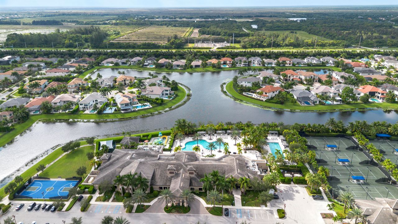 Active With Contract: $3,195,000 (4 beds, 5 baths, 4783 Square Feet)